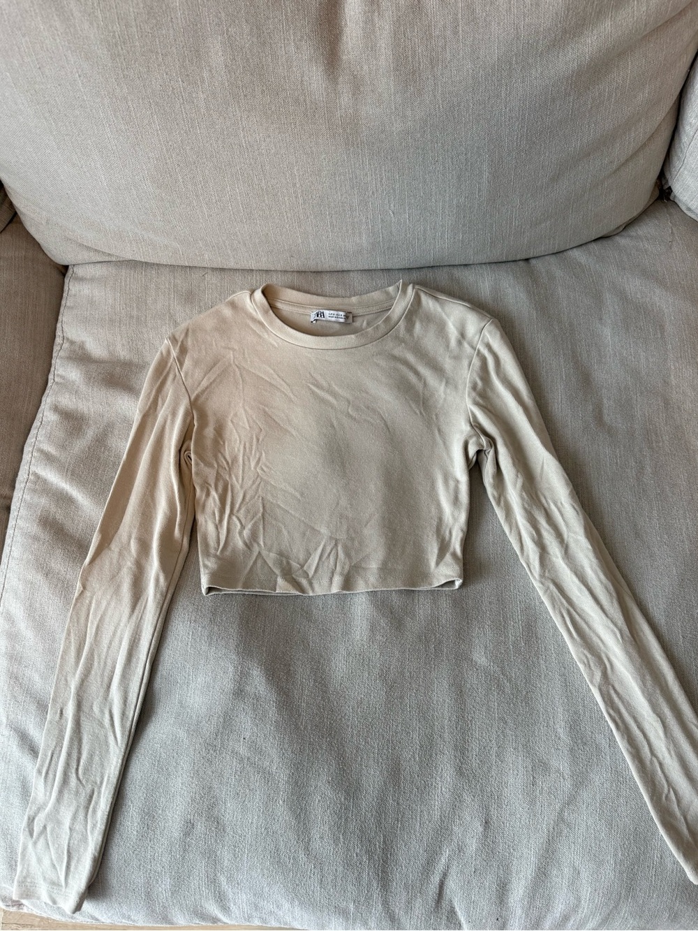 Zara Cream Cropped Long-Sleeve Crewneck Top
